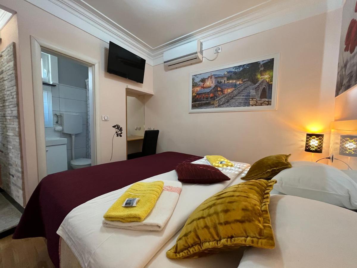 Hostel Dino Mostar Esterno foto