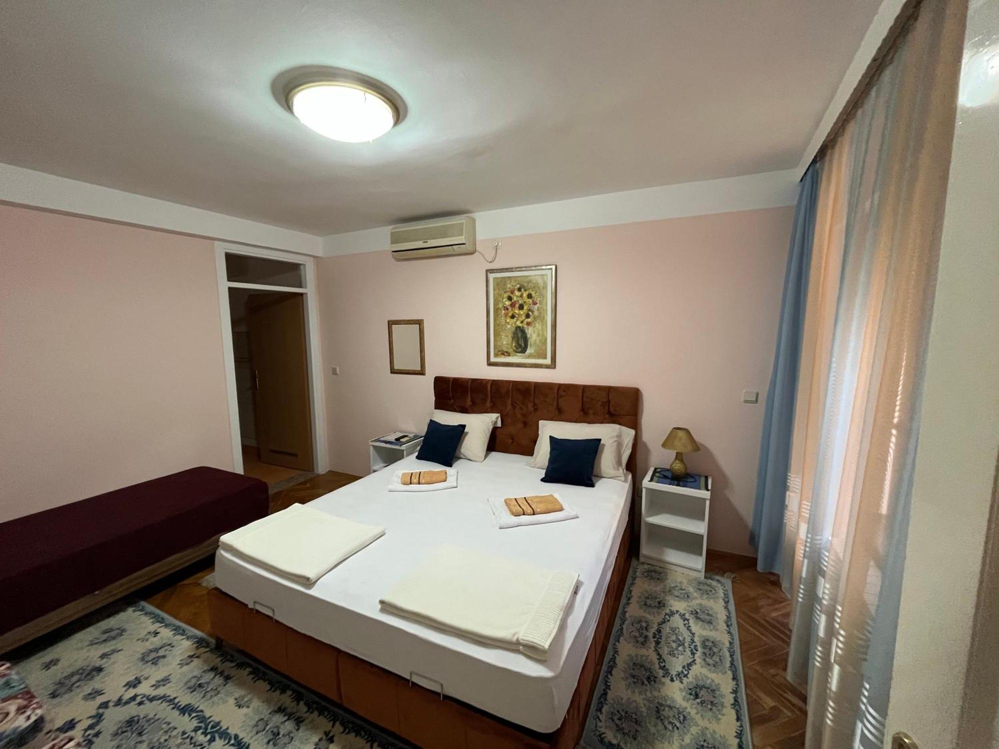 Hostel Dino Mostar Esterno foto